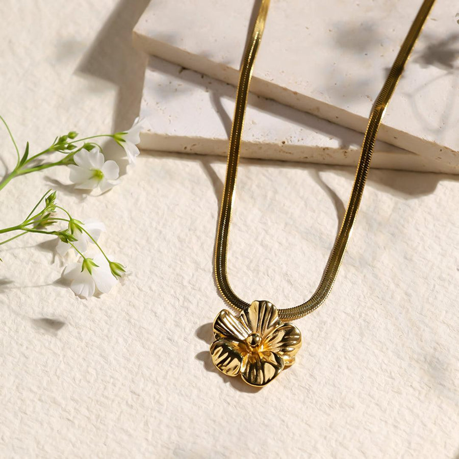 Blind Date Statement Flower Neckpiece