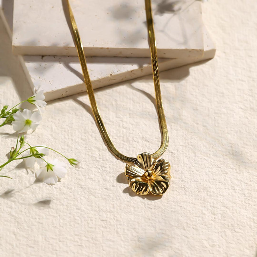 Blind Date Statement Flower Neckpiece