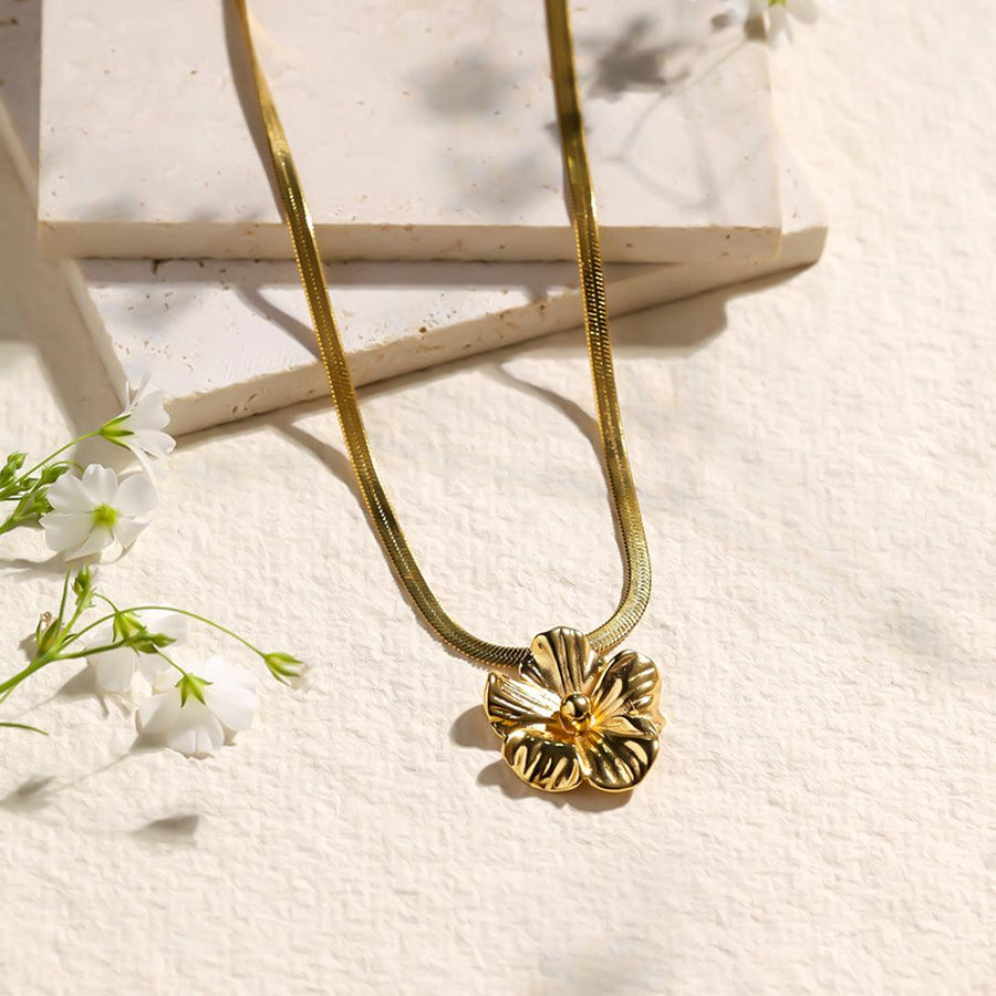 Blind Date Statement Flower Neckpiece
