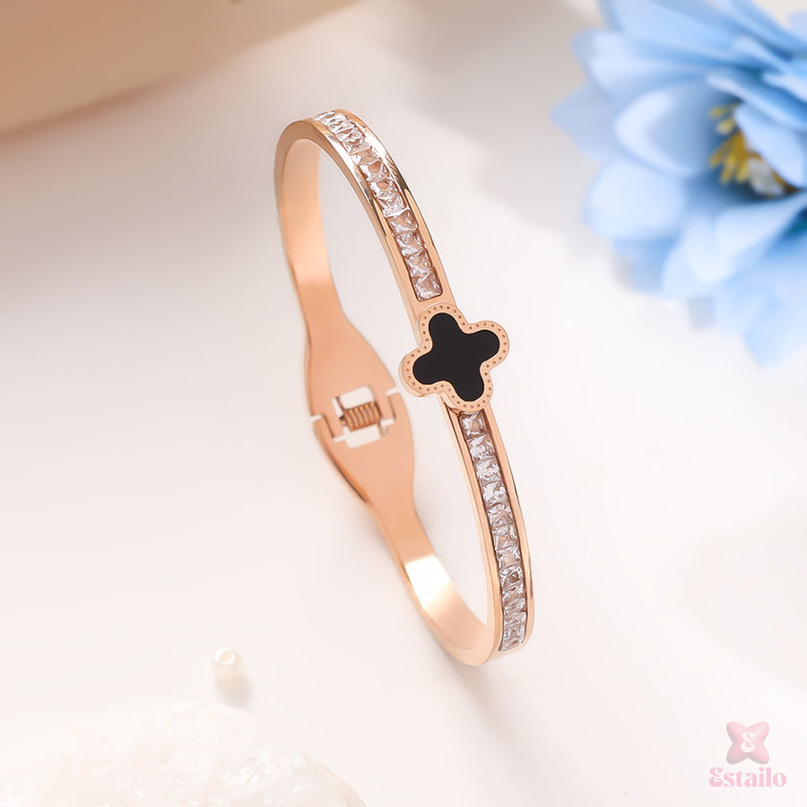 Onyx Gleam Bracelet