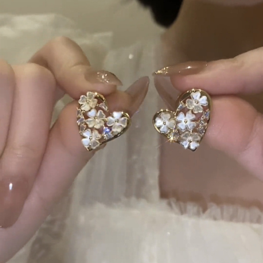 Heart Petal Stud Earrings