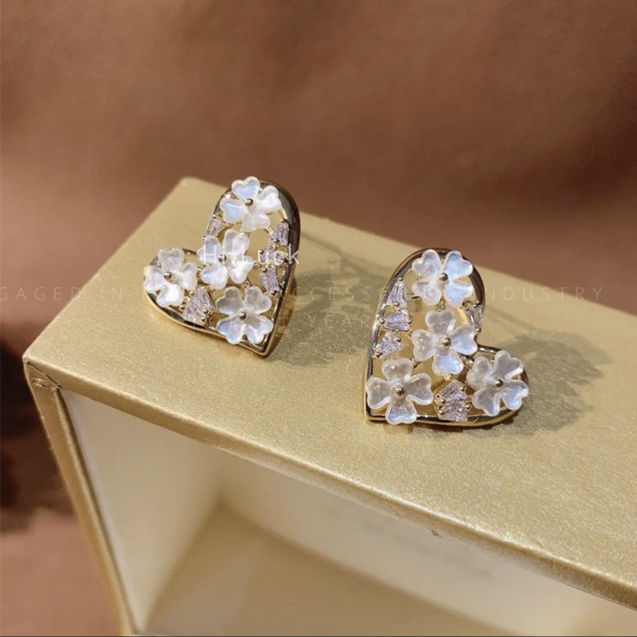 Heart Petal Stud Earrings
