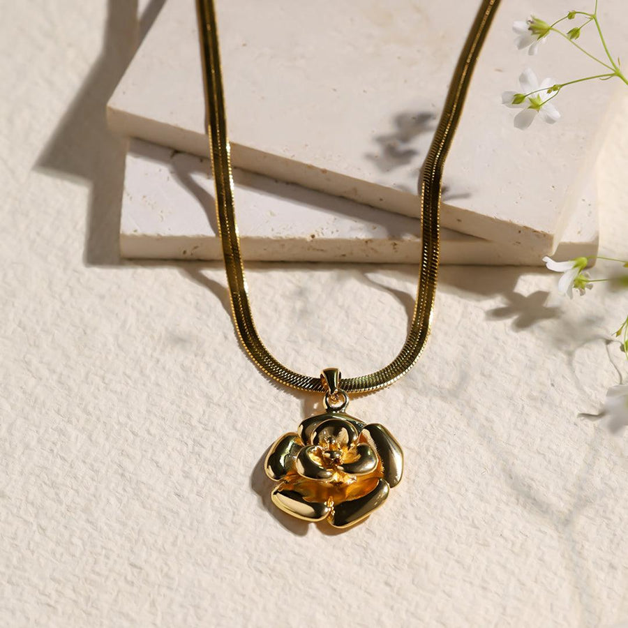 Blind Date Statement Flower Neckpiece